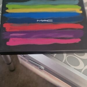 MAC Cosmetics Bold Eyeshadow Palette - Rainbow Hues